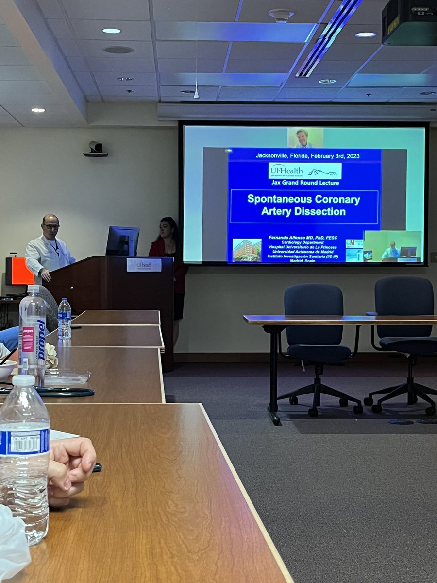 ufjaxcards's tweet photo. Grand rounds with Dr. Fernando Alfonso, MD, PhD, FESC interventional cardiologist and head of the Dept of Cardiology at the Hospital Universitario La Princesa in Madrid. Excellent talk on spontaneous coronary artery dissection! #scad #cardiology @UFHealthJax @ufjaxcards @SCAI https://t.co/bi1vUEVAEY