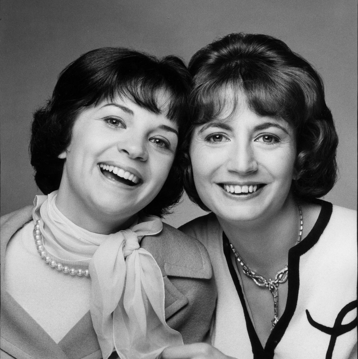 LegendsProd's tweet photo. I guess we lost Cindy Williams last Saturday, hadn't heard... We were so very lucky to have you both in our world #RIPCindyWilliams https://t.co/CHFZ9iUOrY