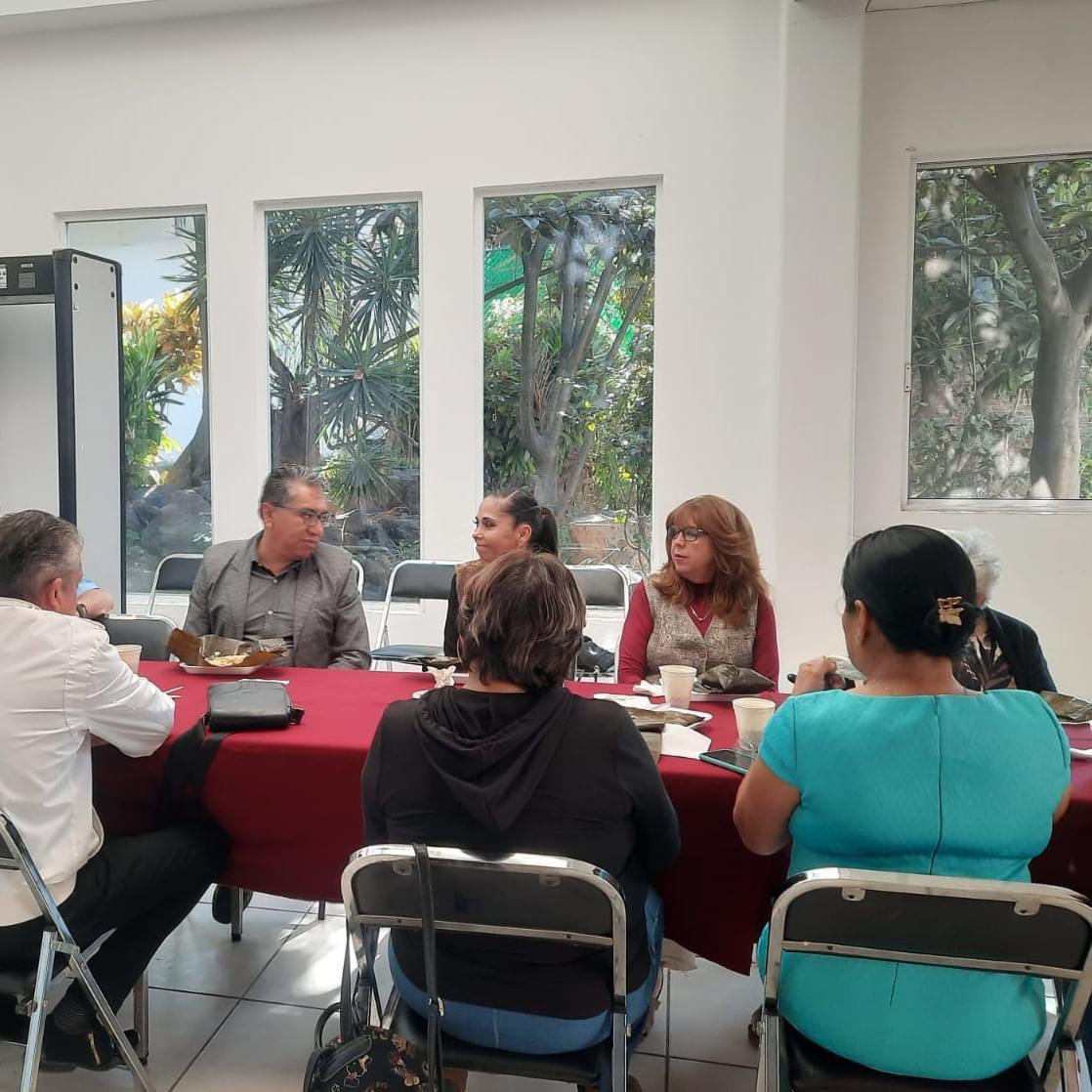 IILMorelos's tweet photo. 📌Esta mañana el Director del @IILMorelos Dr. Francisco Rubén Sandoval Vázquez junto con su equipo de trabajo, recibieron en convivencia a integrantes de la Asociación Nacional de Abogados del Colegio de Abogados de México A.C. Capítulo Morelos.

https://t.co/ykkuOjfKPS https://t.co/plVGV0KoAa