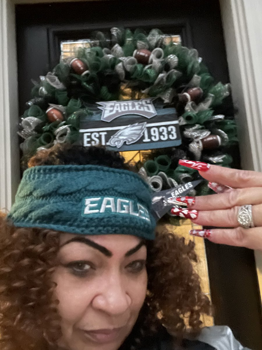 Philly Girl living in Houston💚🖤🤍     Love my 🦅  It’s a Philly Thing💚🦅🖤