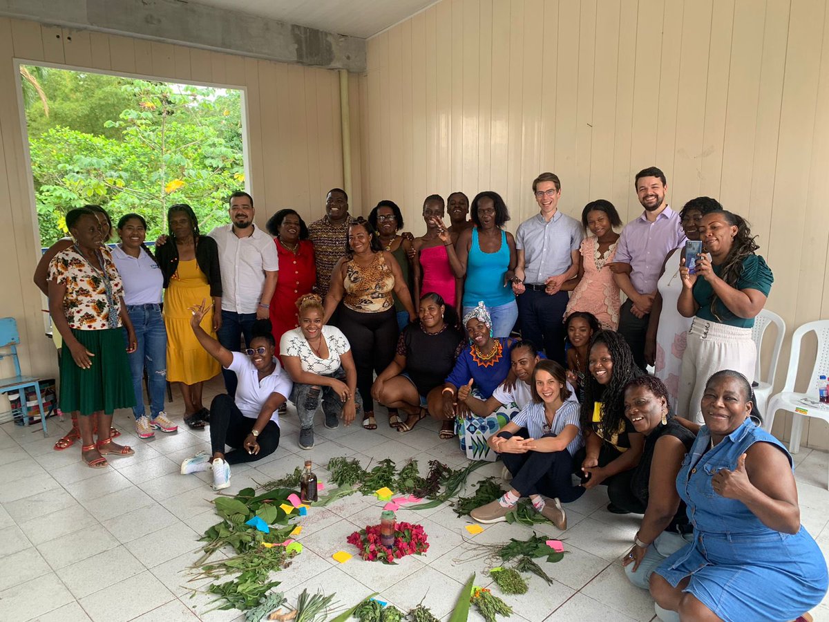 CanadaColombia's tweet photo. It was an honor to meet these inspiring women as part of a project with @parescolombia and the Red de Mariposas de Alas Nuevas Construyendo Futuro, funded by the Canada Fund for Local Initiatives. An example of courage and resilience! #CFIL https://t.co/g0Jm2jfexO