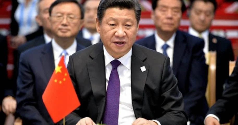 rjoe0311's tweet photo. In Your Face: Communist Xi Sends Giant Spy Balloon Over US...China President disrespected Joe Biden. The balloon flew over a U.S. nuclear missile base on Wednesday. Biden refused to shoot down the balloon WTH https://t.co/1MskrI1Ct7