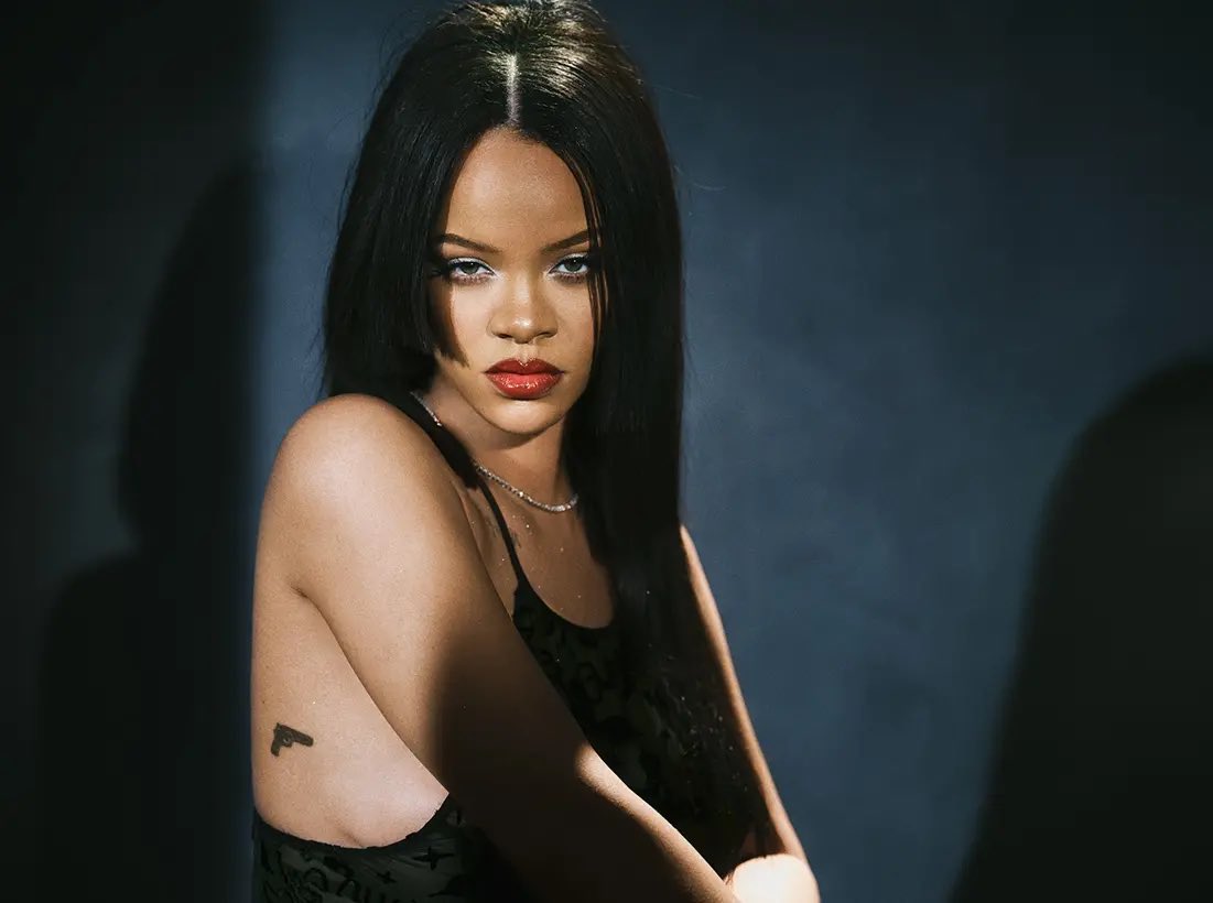 FentyStats's tweet photo. .@rihanna to announce a comeback tour after her #SuperBowl halftime show, @TheSun reports.

"She has her North American dates ready to announce for 2023 after the Super Bowl and it will be a matter of time before European dates are announced for 2024." https://t.co/5Nks3gpIQz