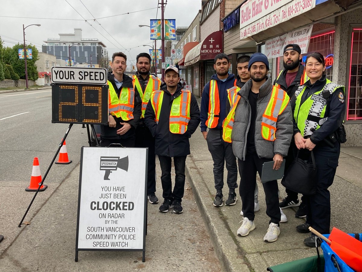RoadSafetyHarv's tweet photo. Always great connecting with new #VPD Volunteers @svcpc wanting to give back to their community @CityofVancouver Today, Officer Melissa @VPDTrafficUnit and I welcomed the new recruits  with Speed Watch training. #NoNeedForSpeed https://t.co/8VyNkIb8B4