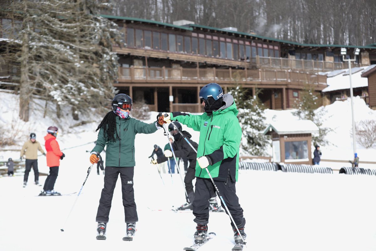 7SpringsPA's tweet image. 👏 Round of applause for the kids from Allegheny Youth Development for trying a new sport today! This was their first lesson so far this season and we are excited to watch their progression. #EpicForEveryone