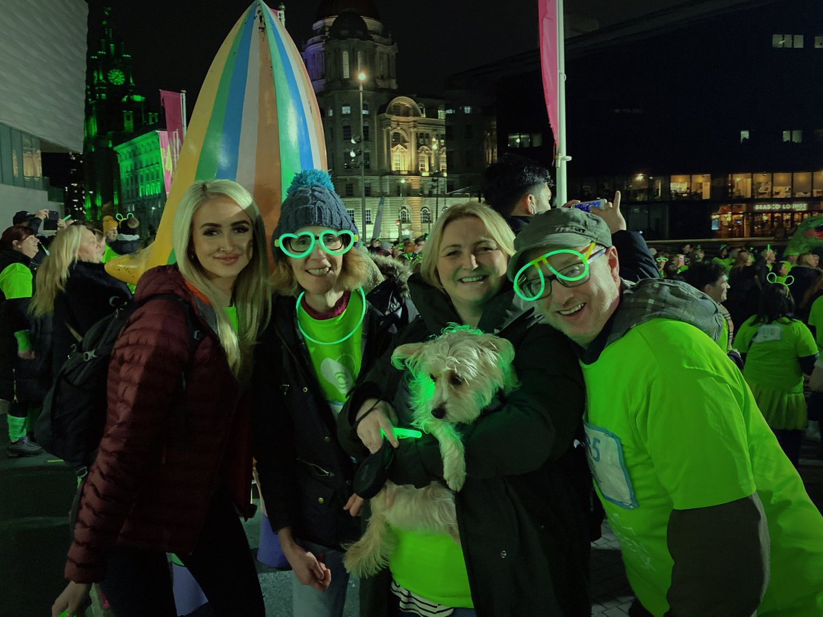 Over 1,000 people – including Clatterbridge’s Communications Team – have come together this evening for the Glow Green Night Walk, in support of @ClatterbridgeCC! 💚 Money raised will help deliver pioneering cancer care to patients throughout our region.