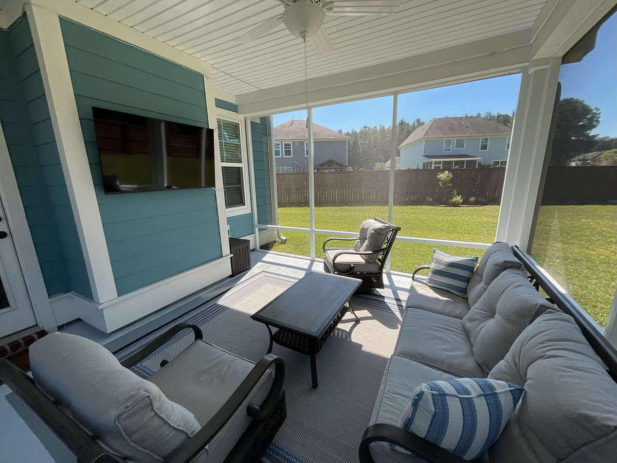 ExpressSunroom's tweet image. Life is better outside...because nothing is better than watching the big game outdoors 🏈

To learn more about the services and outdoor products that Express Sunrooms of Charleston offers, head over to our website!