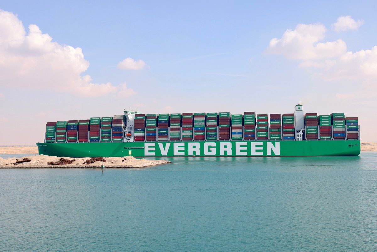 PortalPortuario's tweet photo. Portacontenedores más nuevo del mundo atraviesa por primera vez el Canal de Suez - https://t.co/IJz8qHaPpb #EverAcme #Evergreen #CanaldeSuez https://t.co/dKW6bllwPD