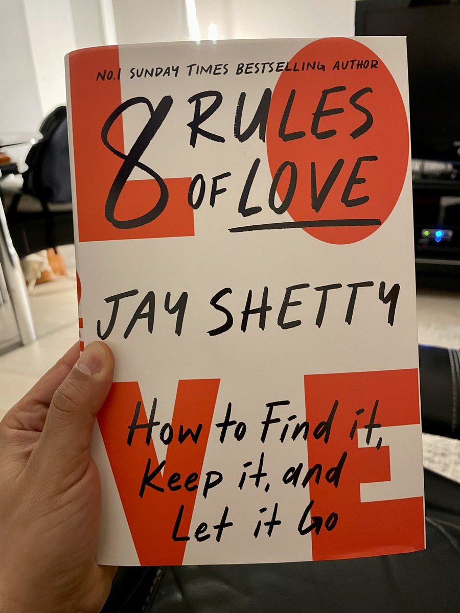 DjMrMak's tweet photo. Great meeting @jayshetty today. I’m about to embark on the journey of reading his new book #8rulesoflove #thinklikeamonk #jayshetty https://t.co/n8NcUAbOWJ