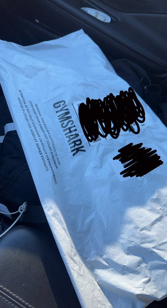 lex_cox's tweet photo. Little shoutout to Megan in @Gymshark @Gymshark_Help customer service who helped me out a few weeks ago when my order got cancelled. 

I did in fact finally get the power joggers! 🙌🏼

Thank you for crossing your fingers!! https://t.co/dlKuvWSNWk