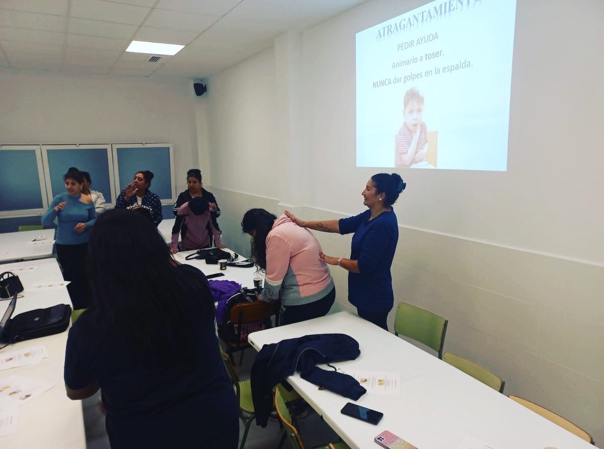 escalante329's tweet photo. Ayer Comisión mixta de los sueños de la #CdA, #consellescolar , claustro… hoy #Formación de #Familias , y empezando a preparar una sorpresa para el #Cabanyal para el mes de abril . #PuebloGitano #Participación #Educación ❤️❤️❤️ https://t.co/IGzDJhoA1a