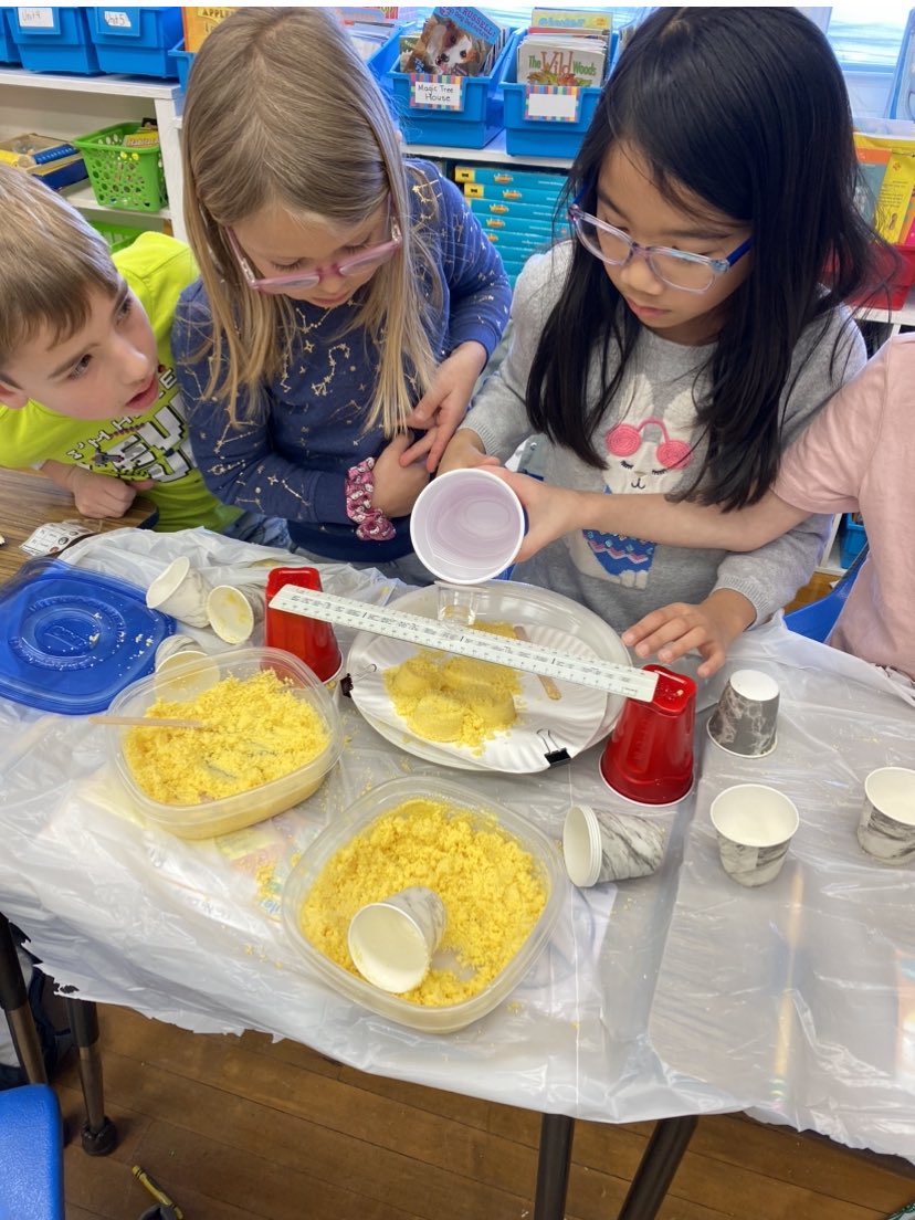 MrsTFort's tweet photo. Having fun working with friends while learning about how canyons are formed! @WanamassaElem @stormsullivan85 #learningisfun https://t.co/ZxD8LgkCHT