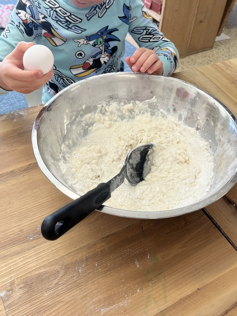 MsRose528's tweet photo. Today we read “Pyjama Day” by Robert Munsch. Temperatures reached -40C in Saint John NB today so we wore our pj’s, brought in stuffies and made chocolate chip pancakes! 🥞 We used our math skills to measure and our writing skills to add the recipe to our cook books! https://t.co/EMSrcAvi33