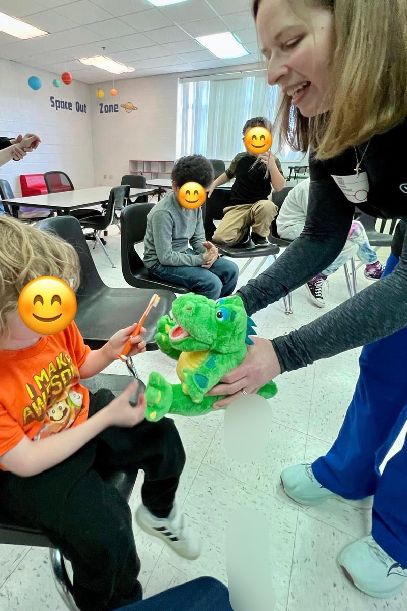 Thank you to Dental Hygienist Cheri Kimble who visited @RineyvilleE to teach about the importance of keeping teeth clean! We appreciate our community partners in @HardinCoSchools #hcsbettertogether @AmerAcadPedDent