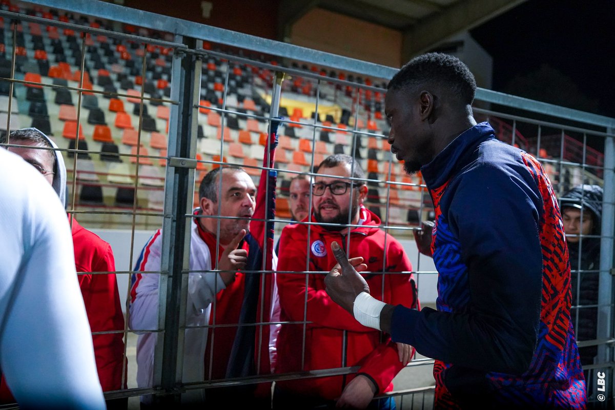 LaBerrichonne's tweet photo. 🫶 Les gars, on s’est déjà tout dit en face à la fin du match… 

𝗠𝗲𝗿𝗰𝗶 𝗲𝗻𝗰𝗼𝗿𝗲 𝗽𝗼𝘂𝗿 𝘃𝗼𝘁𝗿𝗲 𝘀𝗼𝘂𝘁𝗶𝗲𝗻. 💙❤️

🔚 | 𝟭⌁𝟬 | #FCM𝗟𝗕𝗖 https://t.co/Is2Njy6hHU
