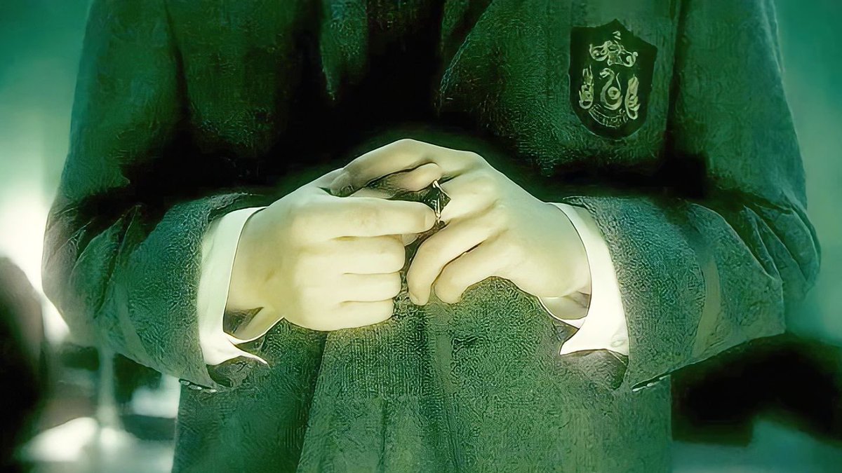 EiProfeta's tweet photo. Imagina una serie sobre la vida de Lord Voldemort que muestre la creación de todos sus Horrocruxes. https://t.co/YAROccMWMM