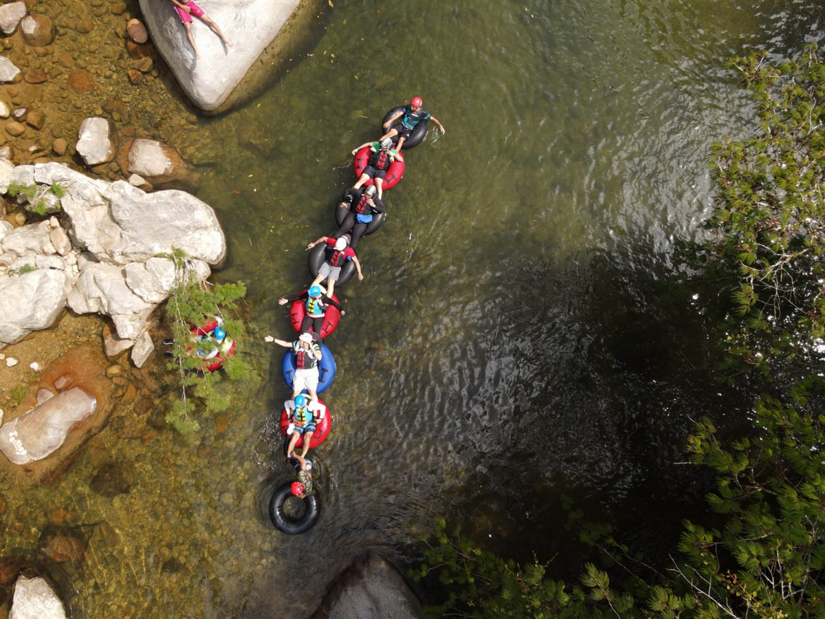 anibalgaviria's tweet photo. MÁGICA experiencia de tubing en #SanRafael.

UNIDOS con nuestros amigos de la Red Local de Turismo (@toursanrafael) realizamos un ESPECTACULAR viaje por el río Arenal, toda una aventura para descubrir nuestra riqueza natural y nuestros hermosos paisajes.

¡#AntioquiaEsMágica! https://t.co/Ov6t13YpED