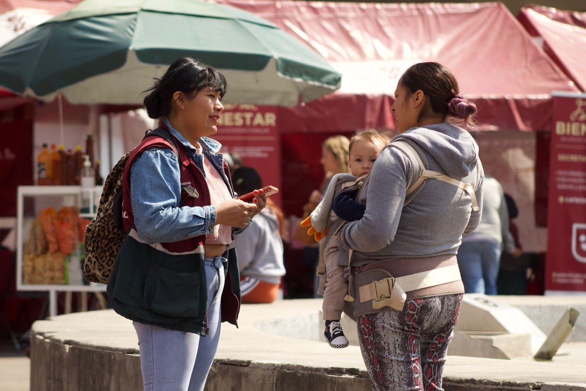 CDMX_PC_Coy's tweet photo. 📍#FeriaDelBienestar en la #AlamedaSur.
Te esperamos este sábado 4 de febrero en la misma locación para que puedas aprovechar todos los servicios, trámites y asesorías gratuitas.
Además de 🍓🥑🍌 al mejor precio.
RECUERDA: TRABAJAMOS PARA TU BIENESTAR 😎✌🏾. https://t.co/1lhNFltuTr
