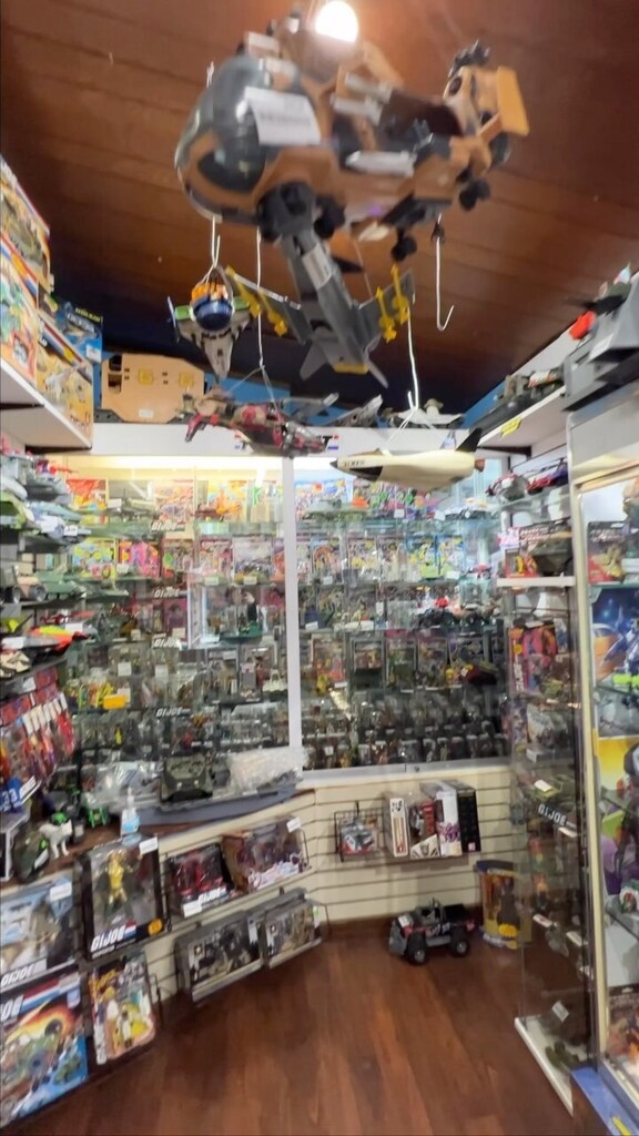 FarpointToys's tweet photo. Welcome to Farpoint 🤩
#farpoint #farpointtoys #fromretrotorightnow #comics #retrocomics #toystoystoys #toys #toytok #smallbusiness #smallbusinesscheck #trending #nostalgineers #toystoystoys #toys #favorite #favoritethings #soundofmusic #julieandrews https://t.co/IdzFtugGst