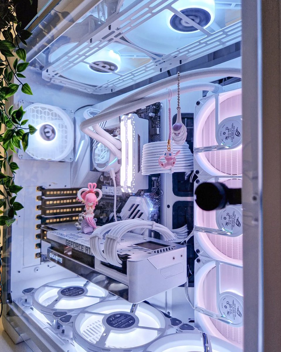 Thermaltake_na's tweet image. One of the dreamier setups we’ve seen with our classic View 51 chassis ☁️💕   Great work @vbim_1, we love seeing our products in their new home 🏡 
~~
#thermaltake #pcsetups #workstationsetup #cozyspaces