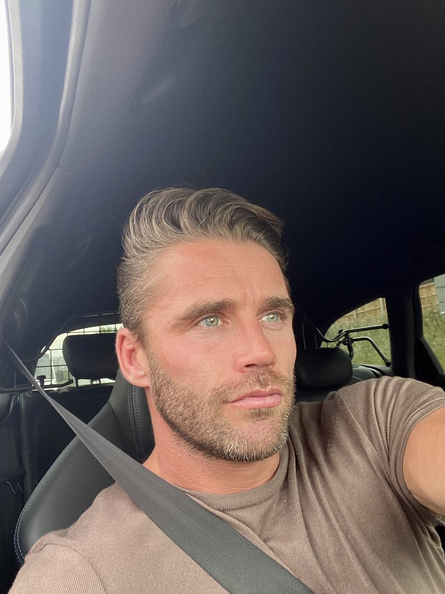 Hot Dudes Good Mood πΊπ¦ on Twitter "RT AshleyGibson812 Friday π
"