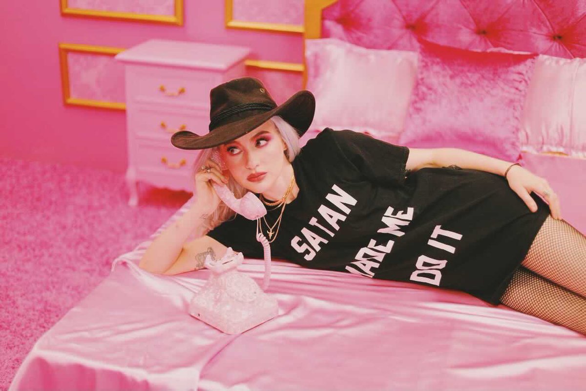 shutter16's tweet image. Check out our latest exclusive artist interview with @devoramusicxo shutter16.com/exclusive-arti… #devora #interview #godisdead #outlawpop