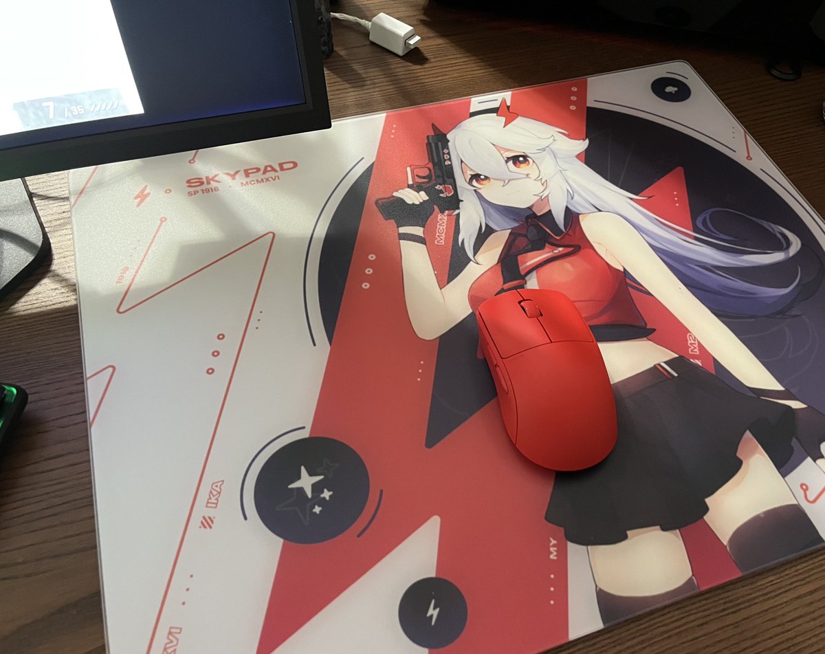 Skypad Sora XL goes pretty nice with my Pulsar X2 😍 <a href="/SkyPADgg/">SkyPAD (Now Wallhack)</a> <a href="/PulsarGears/">Pulsar Gaming Gears</a>