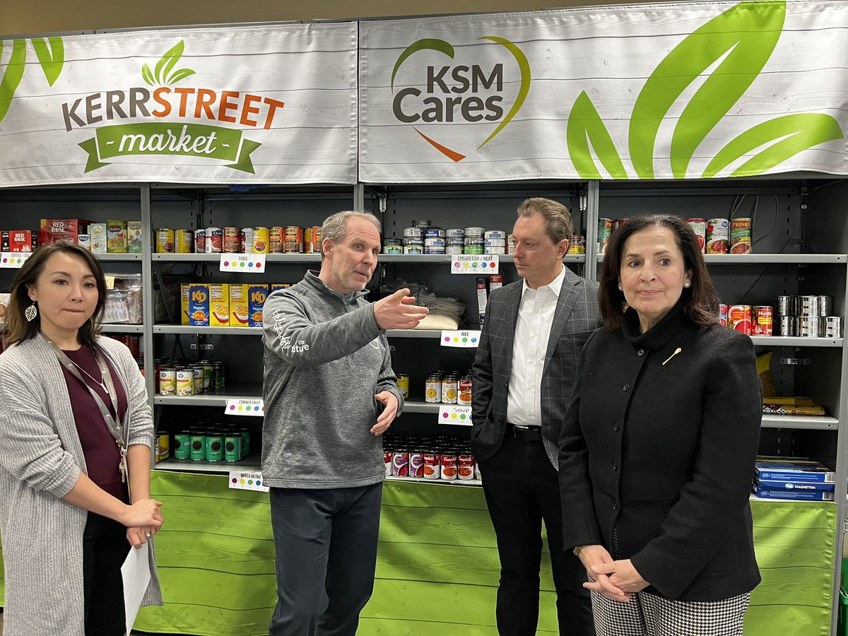 Thank you <a href="/AMYACanada/">Muslim Youth Canada</a> for donating funds to those in need in #Oakville through the <a href="/kerrstmission/">Kerr Street Mission</a>. Your support of our community food bank is appreciated.