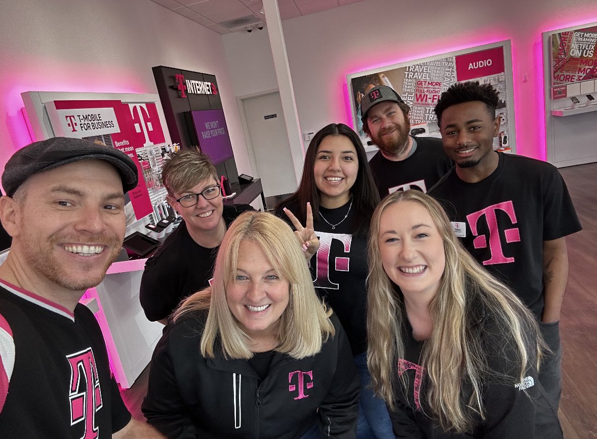 Walterboro showing up owning the mile! #growthemile <a href="/MrDennisJones/">Dennis Jones</a> <a href="/HeatherB_777/">Heather Benfield</a> <a href="/ChappyCLT/">Matt Chappell</a>