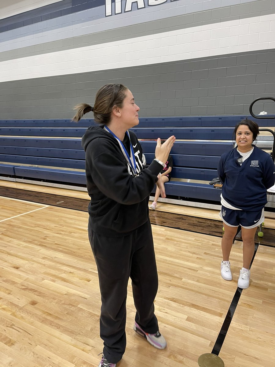KhaChristopher's tweet image. Congratulations to our Husky Hero of the Week @coachbarncastle❗️❗️❗️

She sending all 6 teams to the EOS Tournament Day 2❗️ 

A vital part to our program @HaskettJH @HJH_Athletics ❗️

#WEAREHASKETT @CoachBonner3 @PrincipalPaz