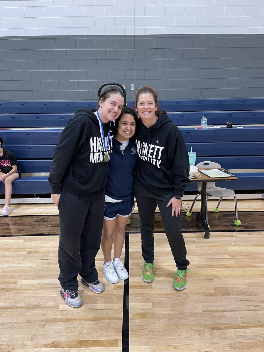 KhaChristopher's tweet image. Congratulations to our Husky Hero of the Week @coachbarncastle❗️❗️❗️

She sending all 6 teams to the EOS Tournament Day 2❗️ 

A vital part to our program @HaskettJH @HJH_Athletics ❗️

#WEAREHASKETT @CoachBonner3 @PrincipalPaz