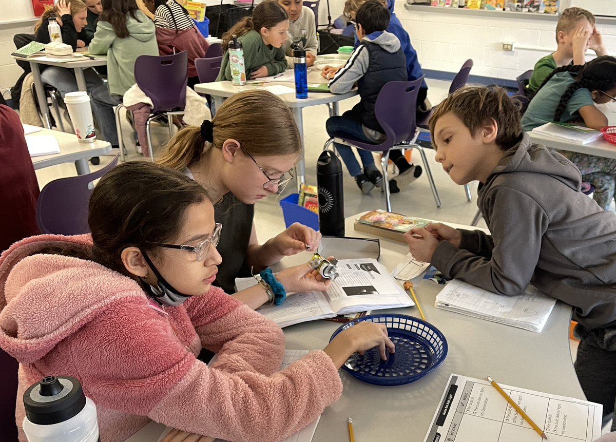Creating circuits and making lightbulbs shine! This was a challenge, but everyone stuck with it and SUCCEEDED! ✨💡✨<a href="/StratfordLndgES/">Stratford Landing ES</a> @FCPSScience
