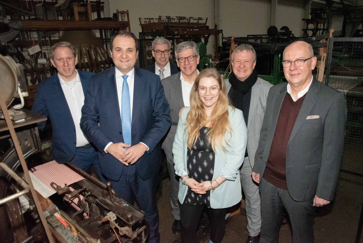 mbeimnrw's tweet photo. #NRW ist in #Europa führender Standort der globalisierten #Textilindustrie. Minister @n_liminski: „@ca_europe FIT im Monforts Quartier ist ein Vorzeigeprojekt einer digitalen und nachhaltigen Textilproduktion in NRW. Strukturwandel und Transformation gehen hier Hand in Hand.“ https://t.co/5CFuD1WIn9