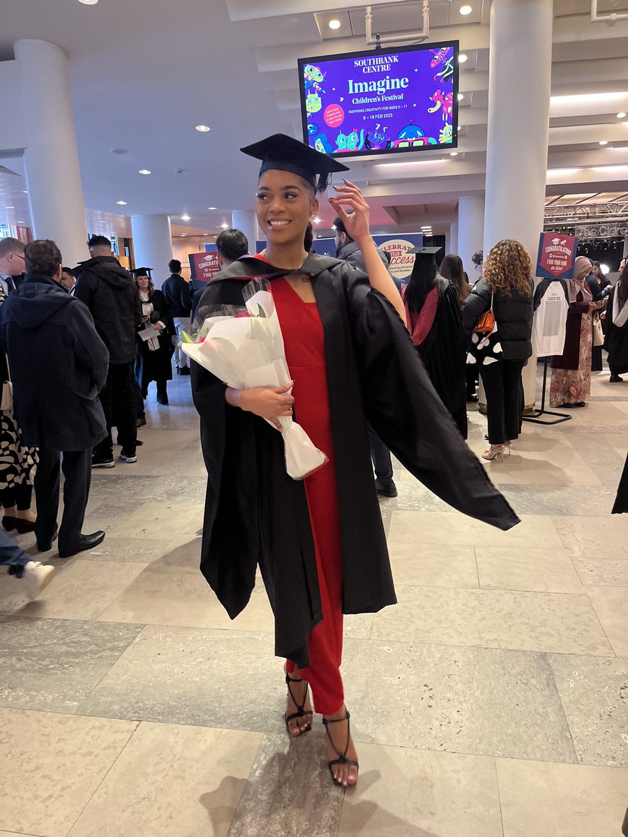 Twitter deserves to see my achievements as well #lawgraduate👩🏾‍🎓⚖️