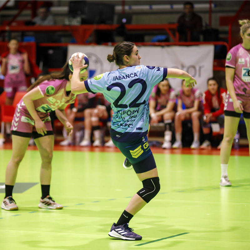 IberdrolaDHF's tweet photo. 😮 EMPATE HISTÓRICO ENTRE @BmPorrino Y @CbmZuazo 
 
🔝 Meriem Ezbida (@Mzb_1) resuelve el partido con una triple parada sobre la bocina 

📝👇 Crónica del #PartidoEstrella de la Jornada 13