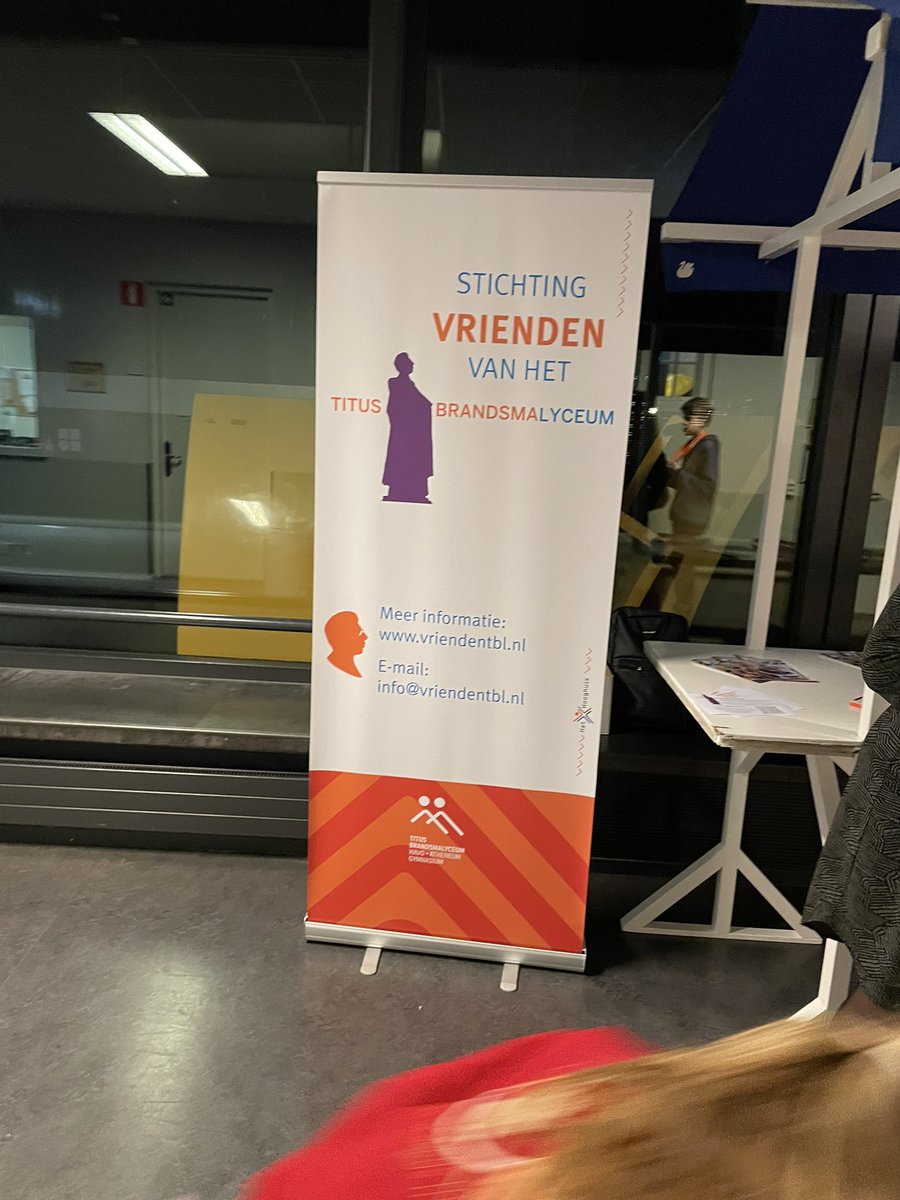 Vandaag met <a href="/vriendenTBL/">VriendenvanhetTBL</a> en <a href="/OV_TBL/">OVTBL</a> tijdens de open dag aanwezig geweest! Erg leuk en gezellig. Veel mensen attent gemaakt op het bestaan van de vrienden. Op naar de reünie in juni!!!