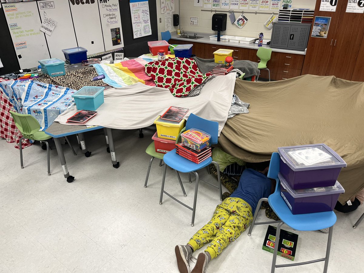 Wednesday was GLOBAL PLAY DAY! So of course our entire 5th grade class worked together to construct the ultimate fort! ⛺️🌎💛 #theMESway