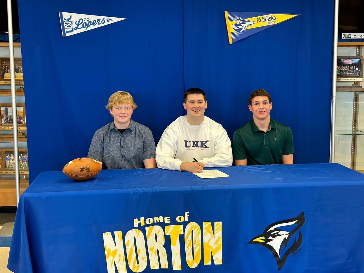 NCSTV_Bluejays's tweet image. 🏈Sean Anderson🏈 Signing!  Loper Nation🦌🏈
#DDT #LOPEBALL 
@sportsinkansas @HillBrosFB @KansasPregame @cnichollHays @KuplenChet @kpreps @CoachRHeld