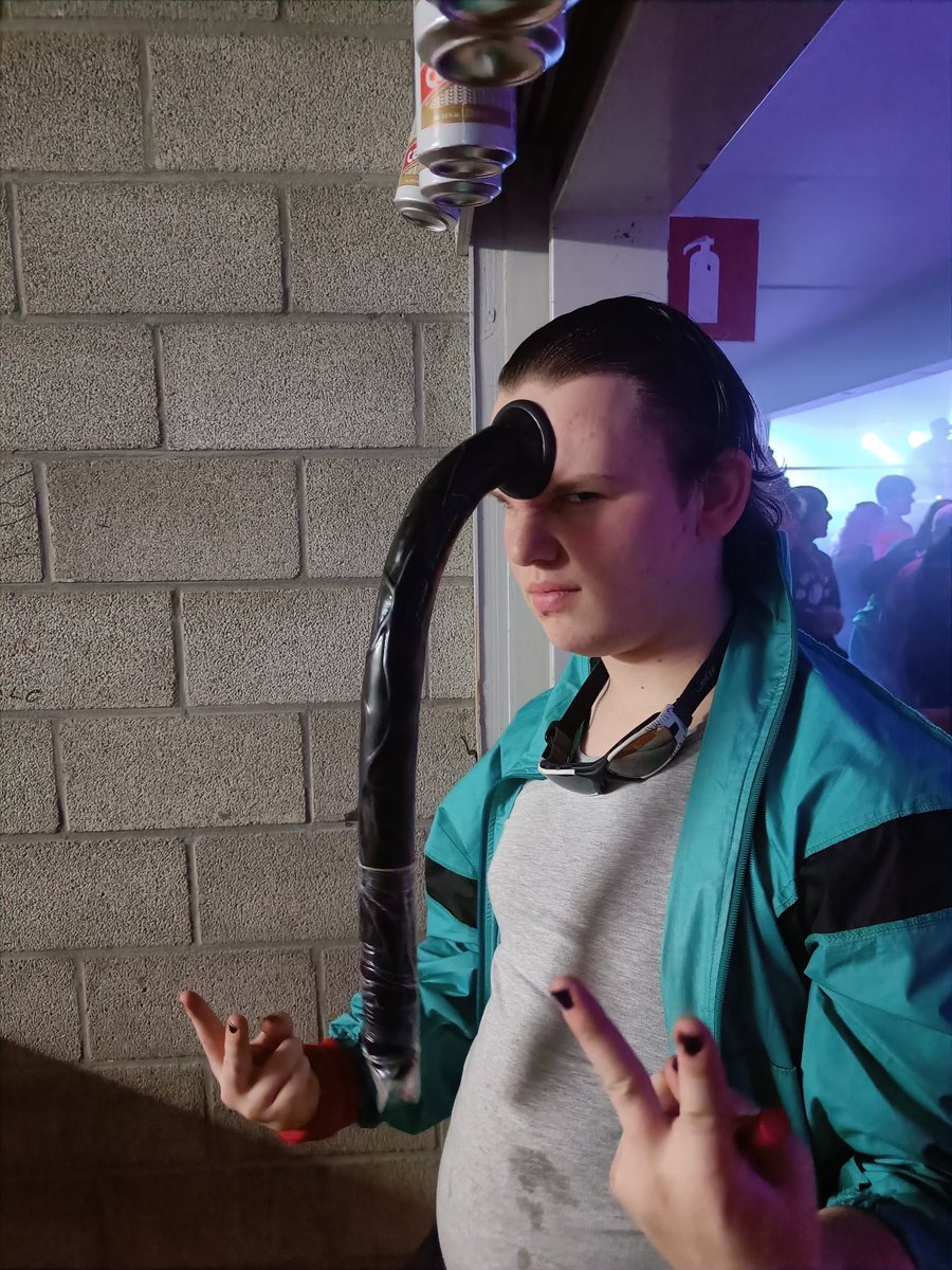 WoutVSTK's tweet photo. Kikt papa! Nen Eekhoorn
#skamtelozen https://t.co/NqdXbw66g8