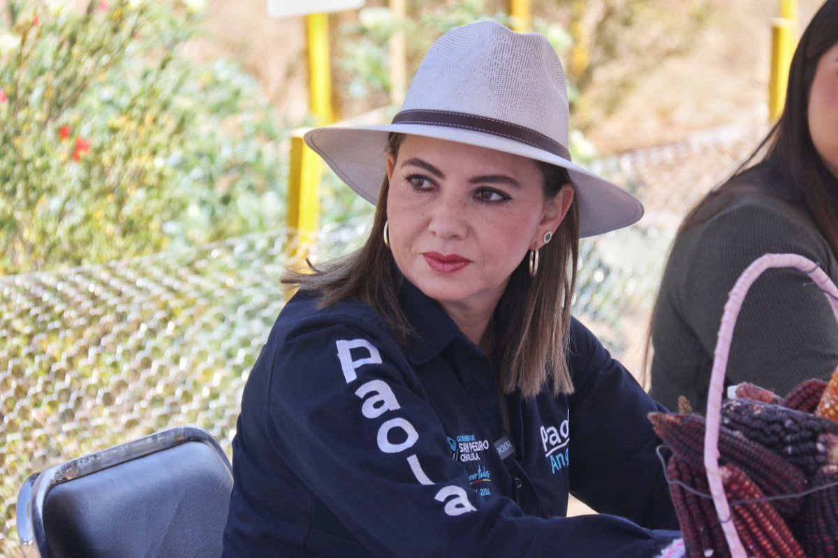 Paola_Angon's tweet photo. Queremos que #SanPedroCholula cuente con el primer corredor de franjas polinizadoras 🐝, en Latinoamérica.

Con la Asociación Nacional de Agricultura de Conservación presentamos este proyecto, que beneficiará a nuestros agricultores de juntas auxiliares en sus cultivos👩🏽‍🌾. https://t.co/XWZDtxP7KV