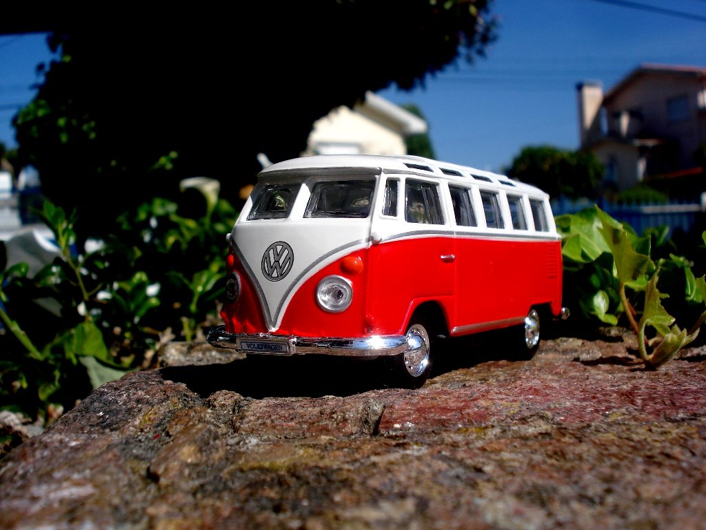 pjmcoelho1992's tweet photo. #volkswagen #vw #type2 #bus #transporter #kombi #paodeforma #miniatura #carro 🚗 https://t.co/AZcjf4BQfx