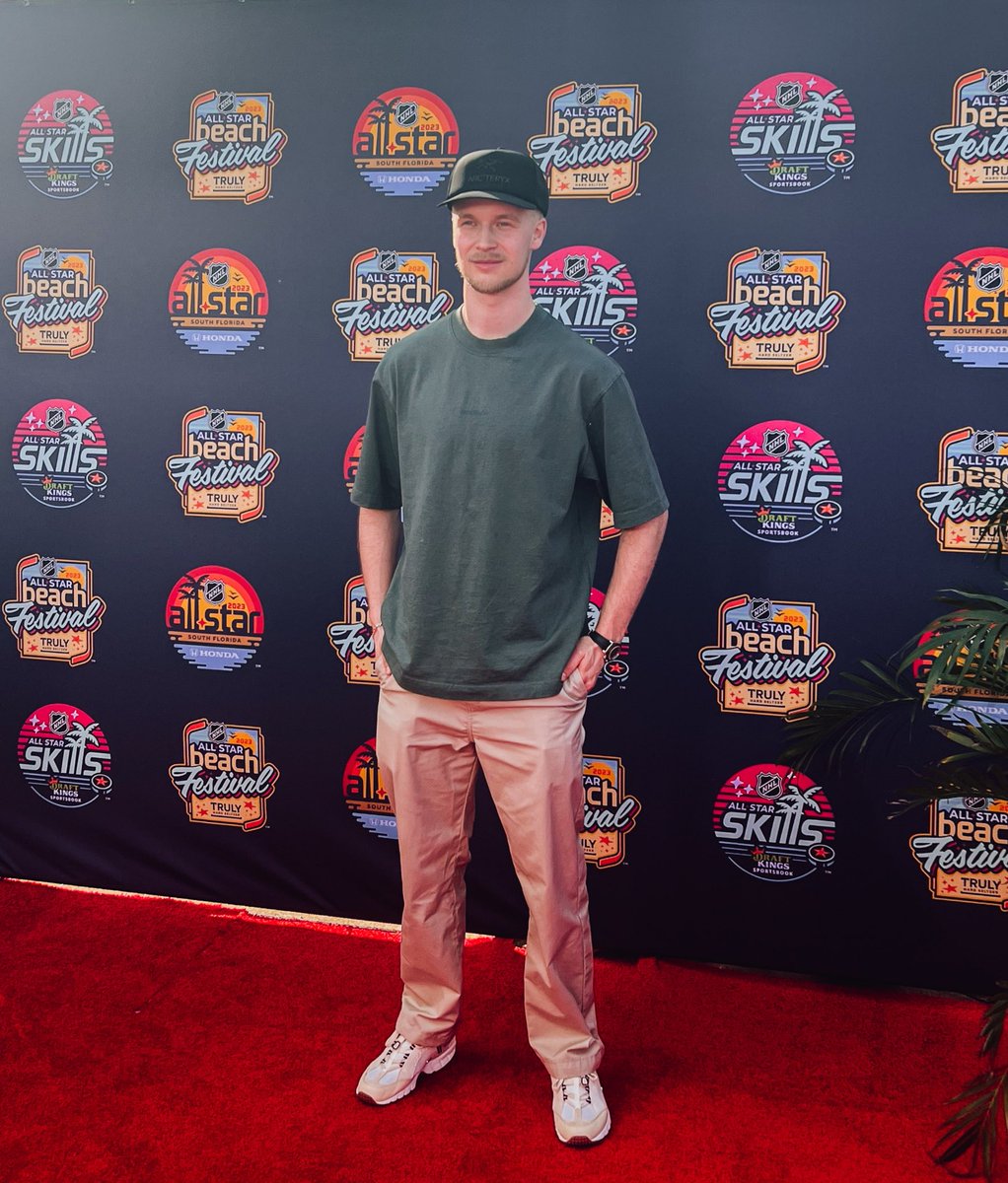 Canucks's tweet photo. Red carpet: Petey’s version. https://t.co/XyMLdF1pks