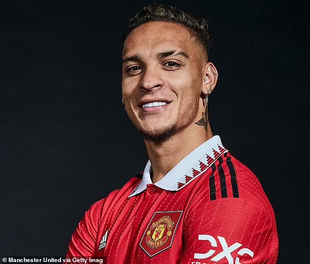 1Rallen90's tweet photo. @TheUtdLatest @UTDTrey 🥱🥱 86mil for jeremy lynch wanna be https://t.co/fVSol0qwaU
