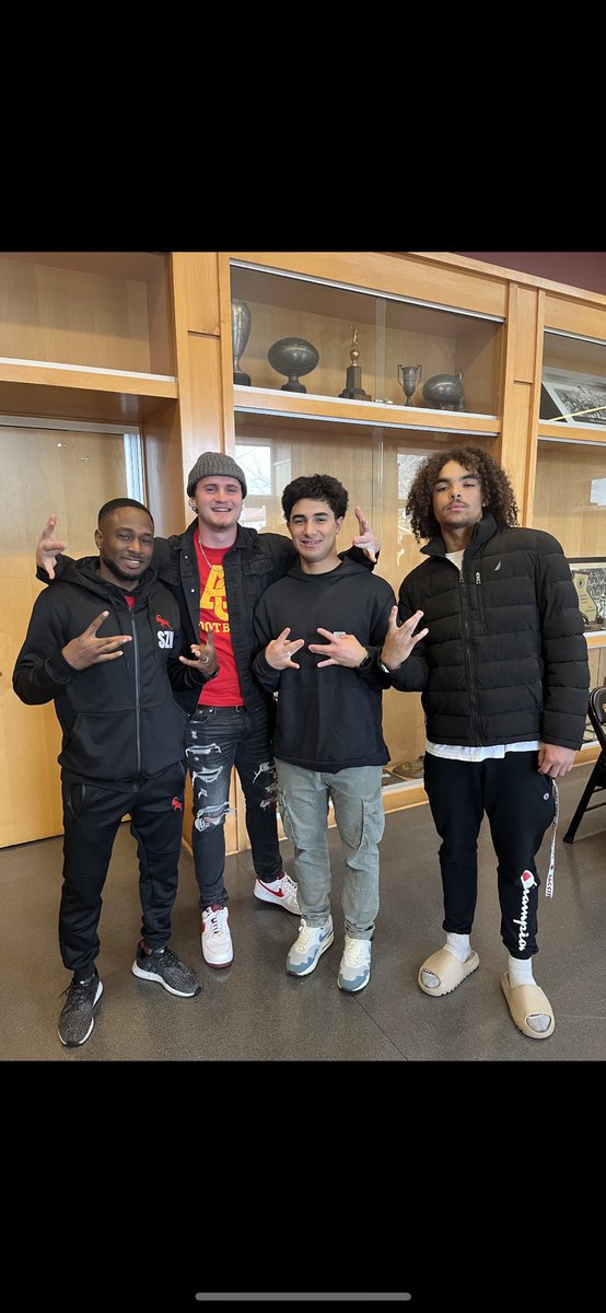 nickkpinee's tweet photo. Made it official today with all my guys and coaches who molded me to who I am today 💪🏻 @SacCityFB @Coach_SCoop @firestormfb https://t.co/hdS4BBE863