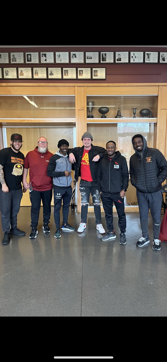nickkpinee's tweet photo. Made it official today with all my guys and coaches who molded me to who I am today 💪🏻 @SacCityFB @Coach_SCoop @firestormfb https://t.co/hdS4BBE863