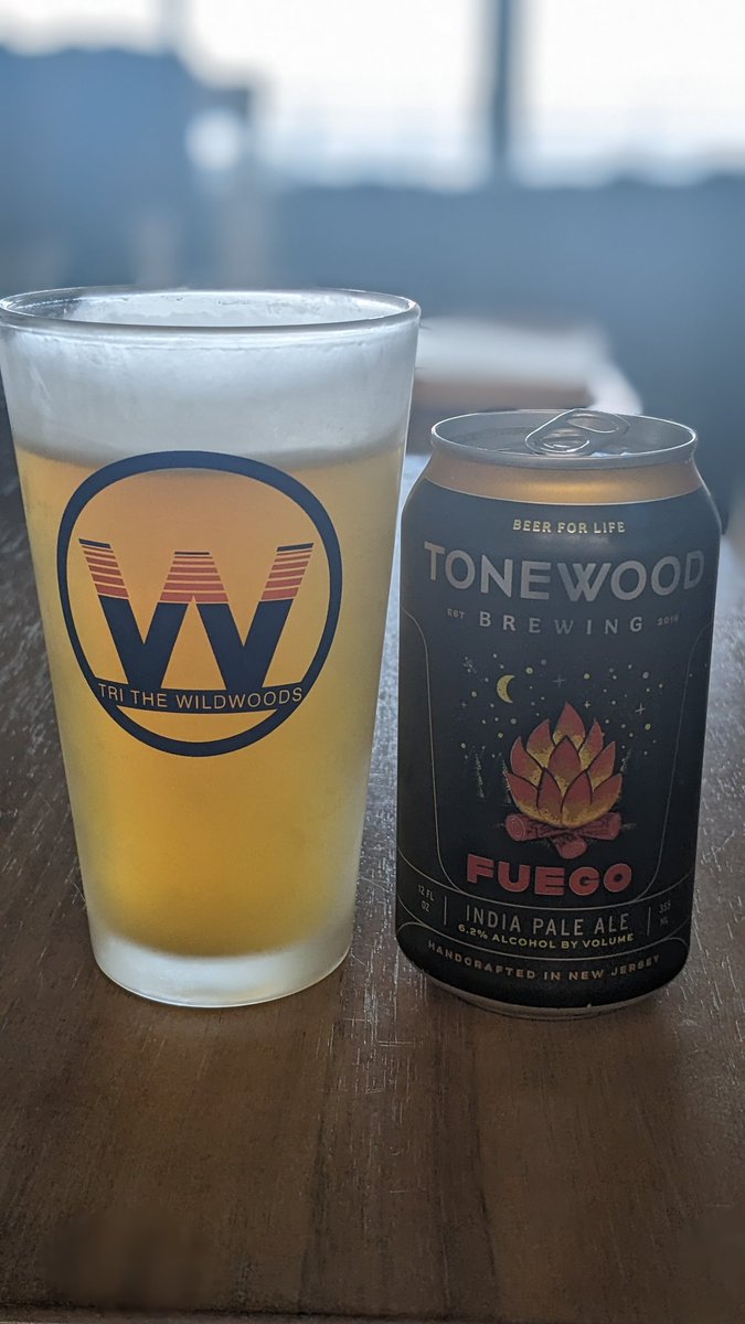 LaurenAPN's tweet photo. Friday beers πΊπ»
#OffSeasonBeachWeekends
#IPA
#BrewLoveIsMyTrueLove
@TonewoodB #Fuego https://t.co/MsHLJtoS66