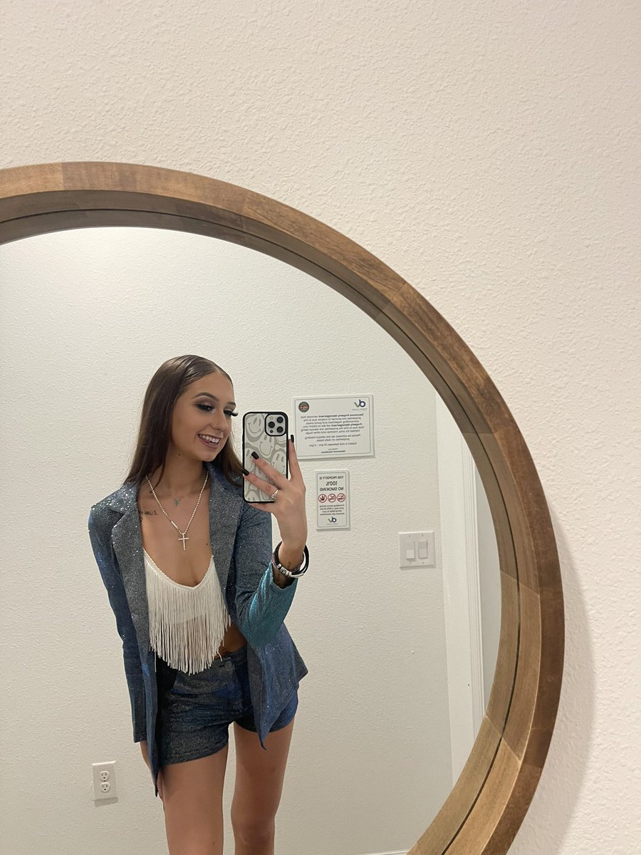 finessidy's tweet image. Yee fucking haw, I’m 22 now ♒️