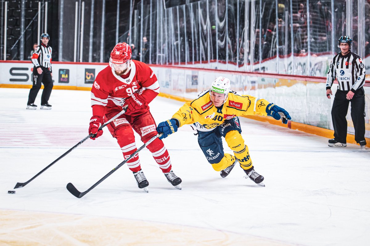 HCD_offiziell's tweet photo. 🤏 Knappe Niederlage heute beim @lausannehc nach Penaltys. Wieder kämpft sich der #HCD zurück, muss sich heute aber über unnötige Gegentreffer ärgern.
Matchbericht & Highlights:
📰 https://t.co/pEdItlERvH
📺 https://t.co/wzbB4g4Mfg
#LHCvsHCD 5:4 n.P. https://t.co/7hcmQnLxRS