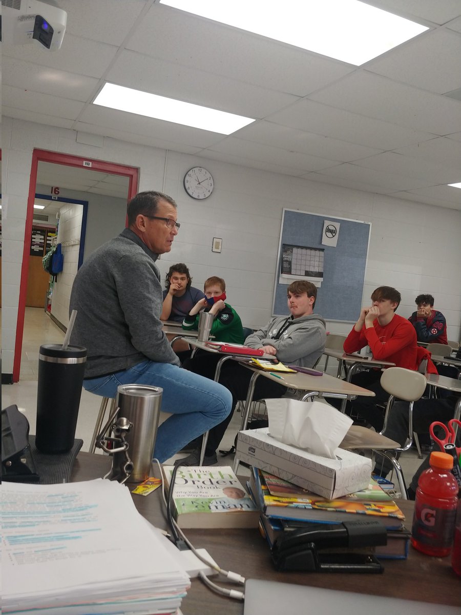 CoachStott1984's tweet photo. Mr. John Blazek, NCAA basketball offical/administrator, visited Coach Stott's officiating class today at Oskaloosa HS.  Mr. Blazek spoke to the students about the opportuinities available/personal qualities needed to be a successful official. https://t.co/DyibOCnKtd