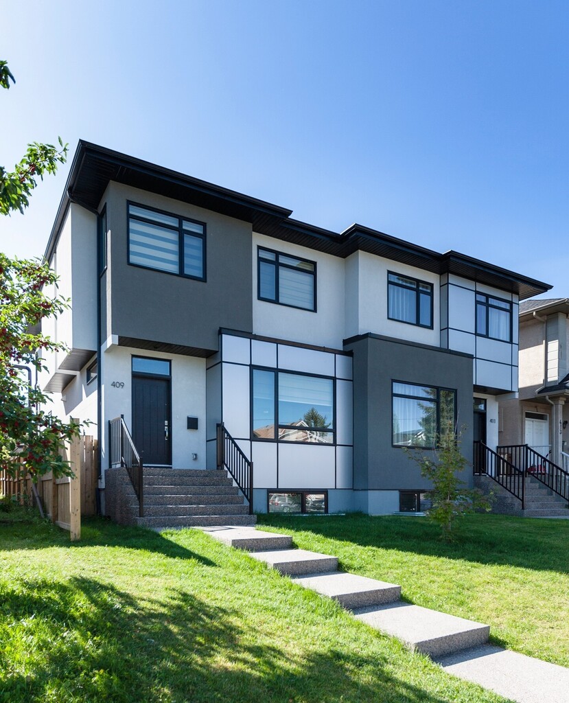 Inertia designed this pair of semi-detached homes in the south Calgary community of Windsor Park. In the current era of 'missing middle' housing, swapping a single house for a semi seems like a quite modest increase in urban density. ⁠
⁠
Design <a href="/iner/">iner</a>… instagr.am/p/CoNxEu9ukXE/
